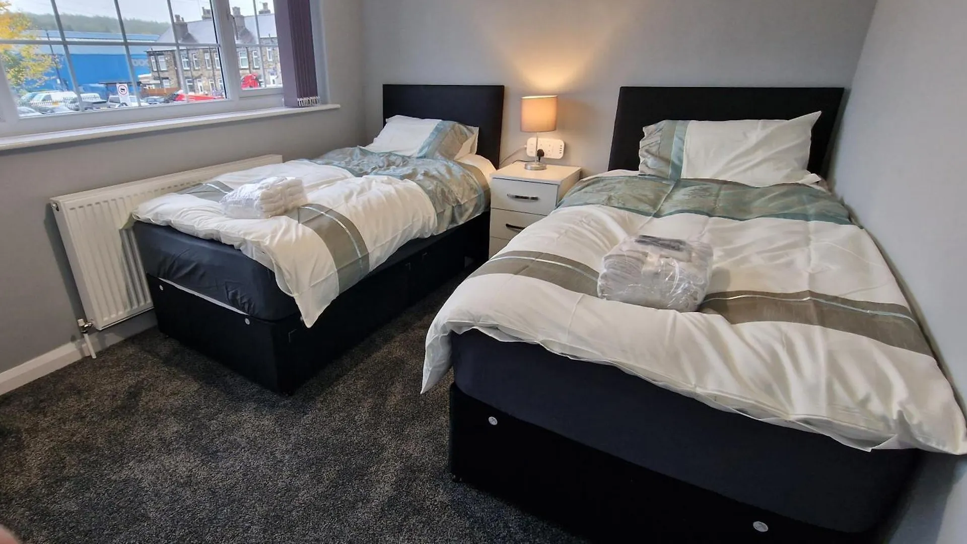 Summerville Manor Luxury Residency With Drive Farsley